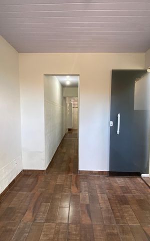 Casa à venda com 200m², 1 quarto e 2 vagas