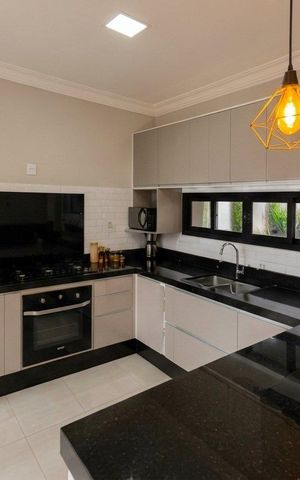 Casa de condomínio à venda com 205m², 3 quartos e 3 vagas Casa de condomínio à venda com 205m², 3 quartos e 3 vagasCozinha