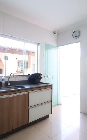 Casa para alugar com 286m², 4 quartos e 1 vagaCozinha