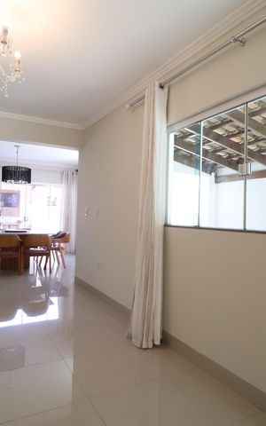 Casa para alugar com 286m², 4 quartos e 1 vagaSala