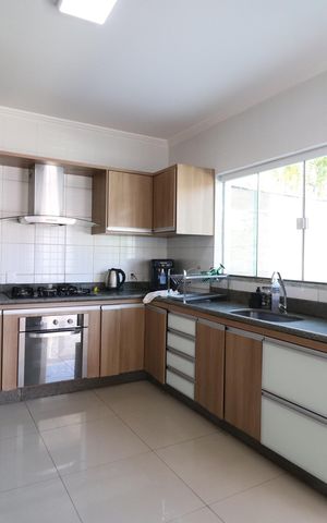 Casa para alugar com 286m², 4 quartos e 1 vagaCozinha