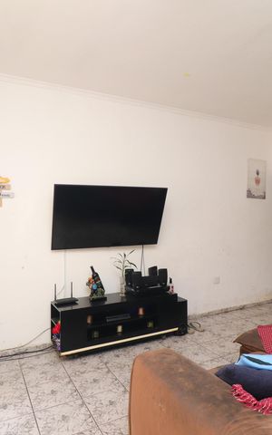 Casa à venda com 185m², 4 quartos e 2 vagasSala