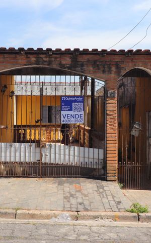 Casa à venda com 185m², 4 quartos e 2 vagasFachada