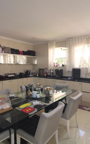 Casa à venda com 2000m², 4 quartos e 8 vagasCozinha