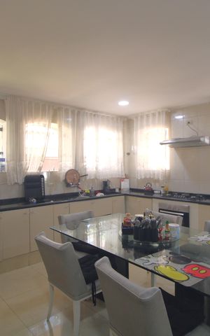 Casa à venda com 2000m², 4 quartos e 8 vagasCozinha