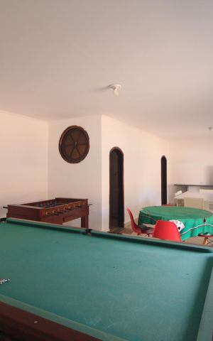 Casa à venda com 2000m², 4 quartos e 8 vagasÁrea comum