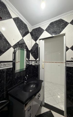 Casa para alugar com 160m², 4 quartos e 1 vaga Casa para alugar com 160m², 4 quartos e 1 vagaBanheiro Social