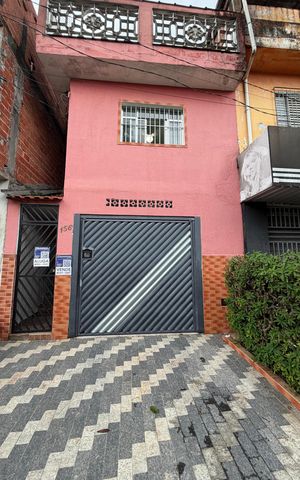 Casa para alugar com 160m², 4 quartos e 1 vaga Casa para alugar com 160m², 4 quartos e 1 vagaFachada