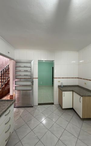 Casa para alugar com 160m², 4 quartos e 1 vaga Casa para alugar com 160m², 4 quartos e 1 vagaCozinha