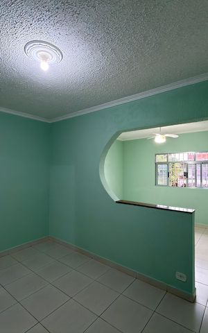 Casa para alugar com 160m², 4 quartos e 1 vaga Casa para alugar com 160m², 4 quartos e 1 vagaSala