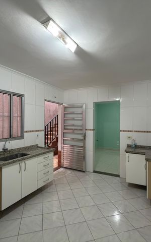 Casa para alugar com 160m², 4 quartos e 1 vaga Casa para alugar com 160m², 4 quartos e 1 vagaCozinha