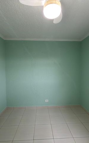 Casa para alugar com 160m², 4 quartos e 1 vaga Casa para alugar com 160m², 4 quartos e 1 vagaSala