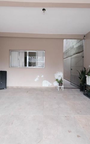 Casa à venda com 150m², 3 quartos e 2 vagasGaragem