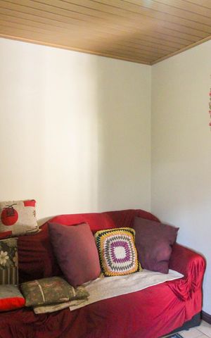 Casa à venda com 80m², 1 quarto e 2 vagas Casa à venda com 80m², 1 quarto e 2 vagasSala
