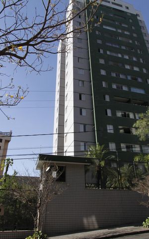 Apartamento à venda com 85m², 3 quartos e 2 vagasFachada