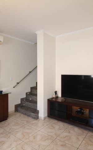 Casa para alugar com 250m², 3 quartos e 3 vagasSala