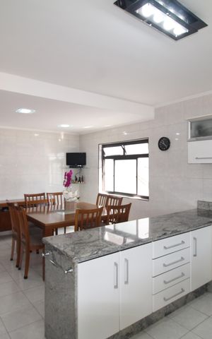 Casa para alugar com 250m², 3 quartos e 3 vagasCozinha