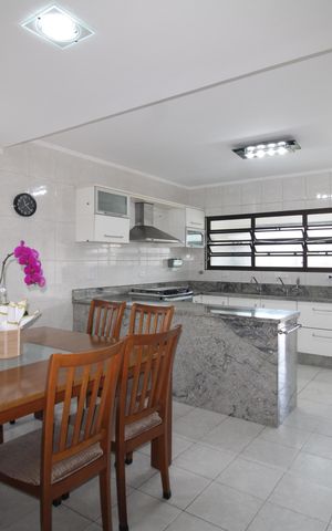 Casa para alugar com 250m², 3 quartos e 3 vagasCozinha
