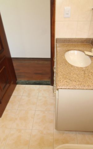Casa para alugar com 250m², 3 quartos e 3 vagasBanheiro