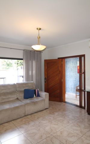 Casa para alugar com 250m², 3 quartos e 3 vagasSala