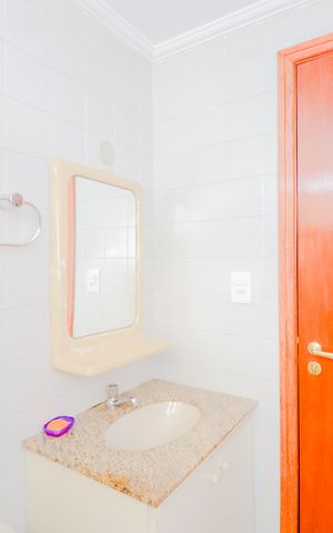 Apartamento à venda com 81m², 2 quartos e 2 vagasBanheiro Social