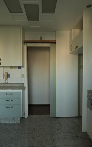 Apartamento à venda com 154m², 2 quartos e 2 vagasCozinha