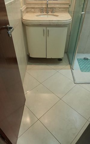 Apartamento à venda com 154m², 2 quartos e 2 vagasBanheiro da Suíte 2