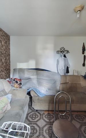 Casa à venda com 192m², 2 quartos e 3 vagas Casa à venda com 192m², 2 quartos e 3 vagasQuarto de Serviço