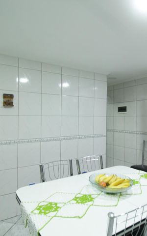 Casa à venda com 130m², 3 quartos e 2 vagas Casa à venda com 130m², 3 quartos e 2 vagasCozinha