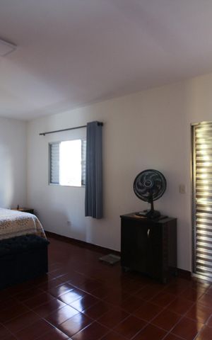 Casa à venda com 130m², 3 quartos e 2 vagas Casa à venda com 130m², 3 quartos e 2 vagasQuarto 1