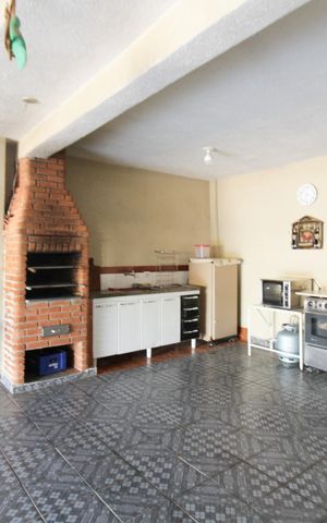 Casa à venda com 130m², 3 quartos e 2 vagas Casa à venda com 130m², 3 quartos e 2 vagasChurrasqueira
