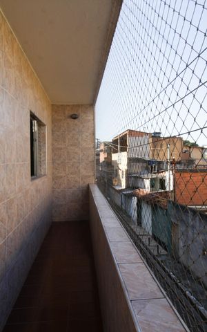 Casa à venda com 130m², 3 quartos e 2 vagas Casa à venda com 130m², 3 quartos e 2 vagasVaranda