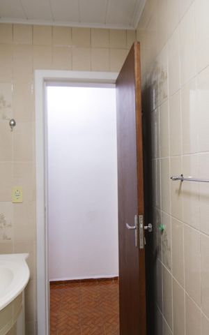 Casa à venda com 130m², 3 quartos e 2 vagas Casa à venda com 130m², 3 quartos e 2 vagasBanheiro
