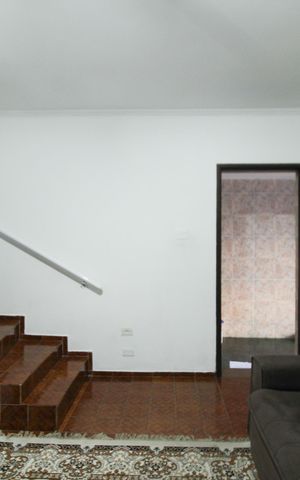 Casa à venda com 130m², 3 quartos e 2 vagas Casa à venda com 130m², 3 quartos e 2 vagasSala