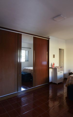 Casa à venda com 130m², 3 quartos e 2 vagas Casa à venda com 130m², 3 quartos e 2 vagasQuarto 1
