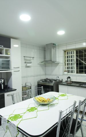 Casa à venda com 130m², 3 quartos e 2 vagas Casa à venda com 130m², 3 quartos e 2 vagasCozinha