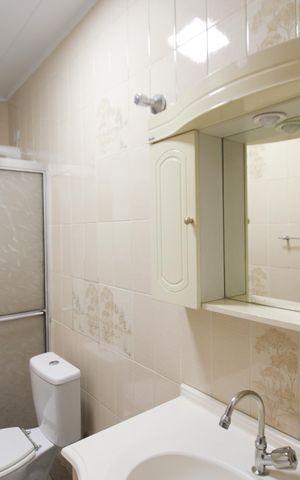 Casa à venda com 130m², 3 quartos e 2 vagas Casa à venda com 130m², 3 quartos e 2 vagasBanheiro
