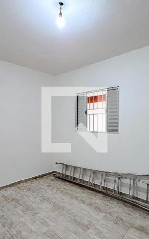 Casa para alugar com 100m², 2 quartos e sem vaga Casa para alugar com 100m², 2 quartos e sem vagaQuarto