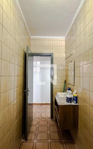 Casa para alugar com 100m², 2 quartos e sem vaga Casa para alugar com 100m², 2 quartos e sem vagaBanheiro