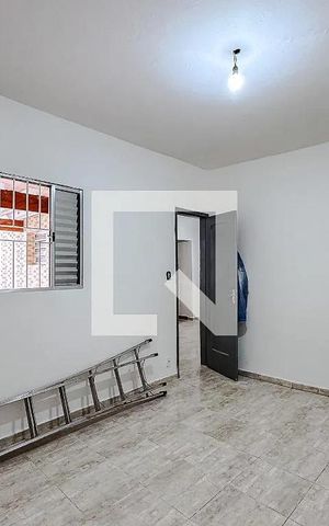 Casa para alugar com 100m², 2 quartos e sem vaga Casa para alugar com 100m², 2 quartos e sem vagaQuarto