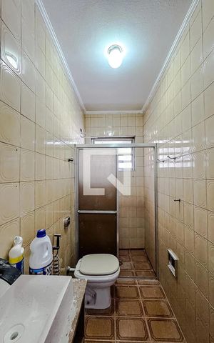 Casa para alugar com 100m², 2 quartos e sem vaga Casa para alugar com 100m², 2 quartos e sem vagaBanheiro
