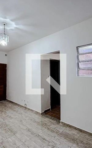 Casa para alugar com 100m², 2 quartos e sem vaga Casa para alugar com 100m², 2 quartos e sem vagaSala