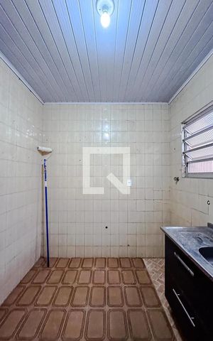 Casa para alugar com 100m², 2 quartos e sem vaga Casa para alugar com 100m², 2 quartos e sem vagaBanheiro