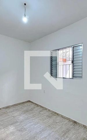 Casa para alugar com 100m², 2 quartos e sem vaga Casa para alugar com 100m², 2 quartos e sem vagaQuarto
