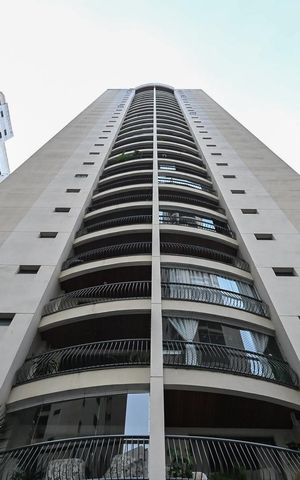 Apartamento à venda com 111m², 3 quartos e 2 vagasFachada