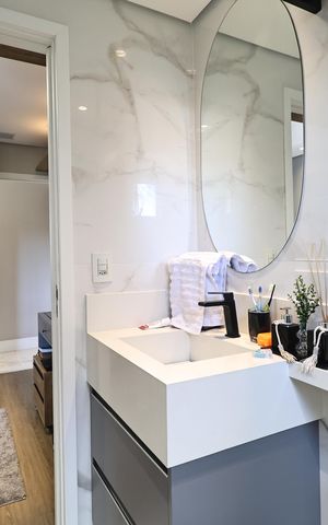 Apartamento à venda com 132m², 3 quartos e 2 vagas Apartamento à venda com 132m², 3 quartos e 2 vagasBanheiro da suíte 1