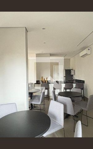 Apartamento à venda com 132m², 3 quartos e 2 vagas Apartamento à venda com 132m², 3 quartos e 2 vagasÁrea comum - Salão de festas
