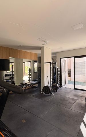 Apartamento à venda com 132m², 3 quartos e 2 vagas Apartamento à venda com 132m², 3 quartos e 2 vagasÁrea comum - Academia