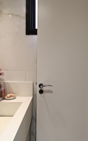 Apartamento à venda com 132m², 3 quartos e 2 vagas Apartamento à venda com 132m², 3 quartos e 2 vagasBanheiro da suíte 2