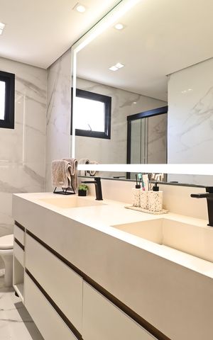Apartamento à venda com 132m², 3 quartos e 2 vagas Apartamento à venda com 132m², 3 quartos e 2 vagasBanheiro da suíte 3